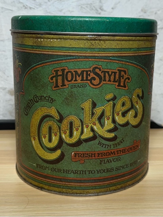 ballonoff Other - Ballonoff off Green Cookie Tin Storage Canister vintage 70s